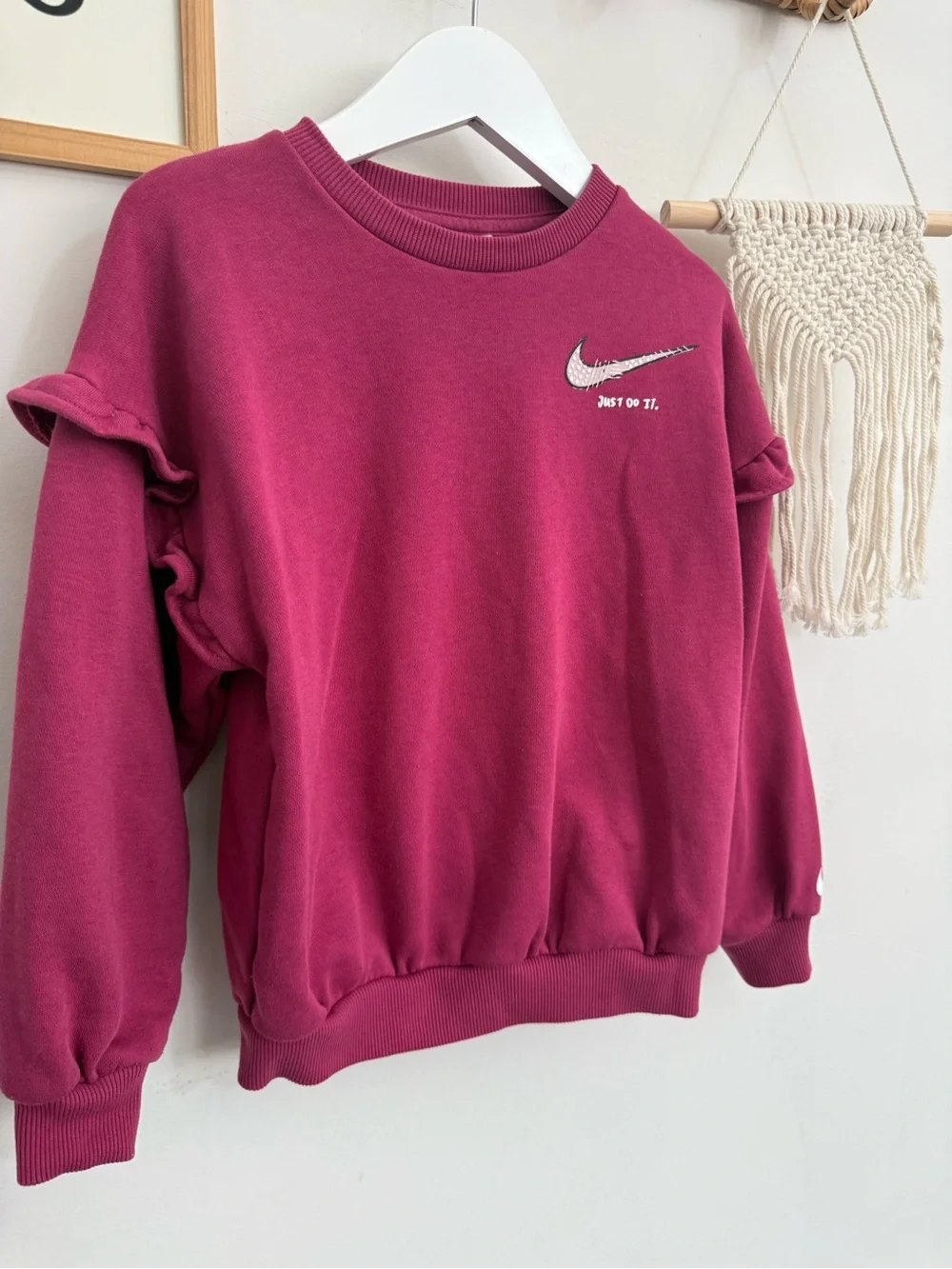 Nike - 5-6y (M) - logo sweatshirt with ruffle sleeves